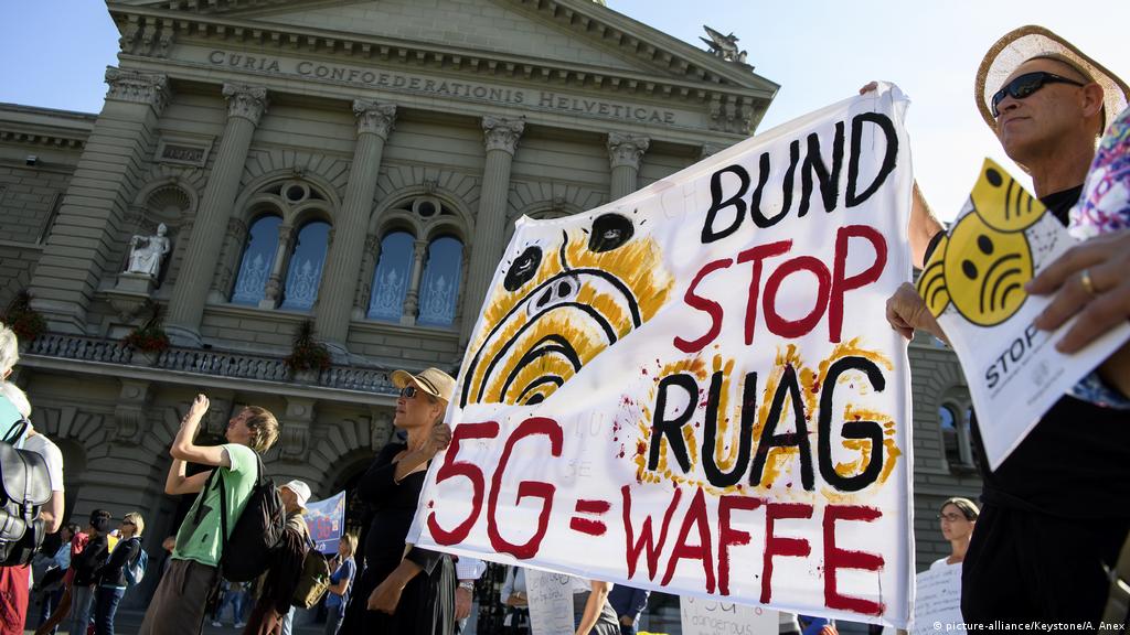 Швейцарцы протестуют против мобильной сети 5G | Новости из Германии о  Европе | DW | 22.09.2022