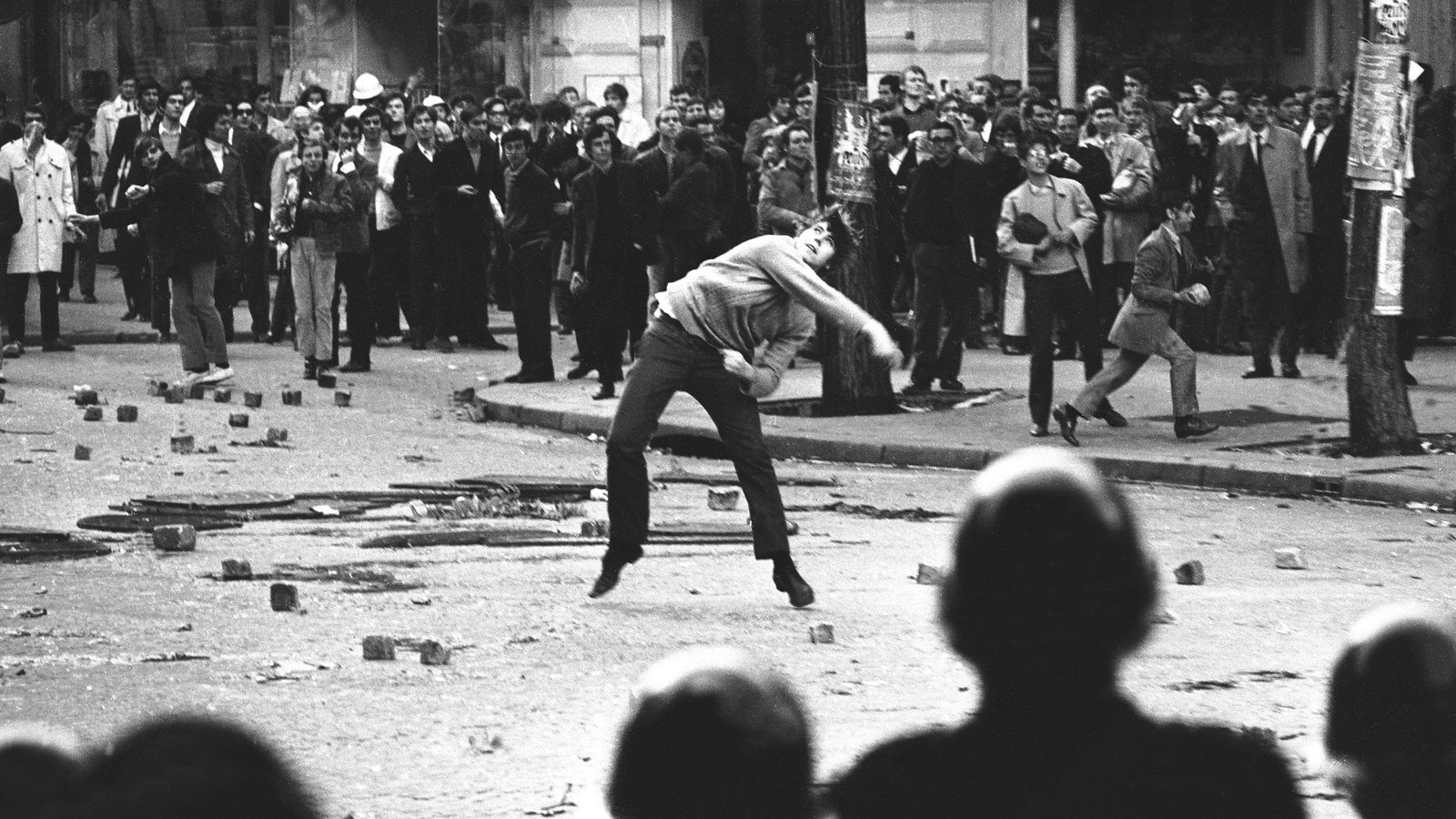 May 1968: A Month of Revolution Pushed France Into the Modern World - The  New York Times