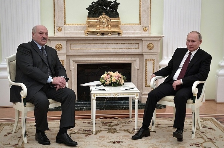 Кремль заперечує можливість об'єднання Росії і Білорусі, але вони ...