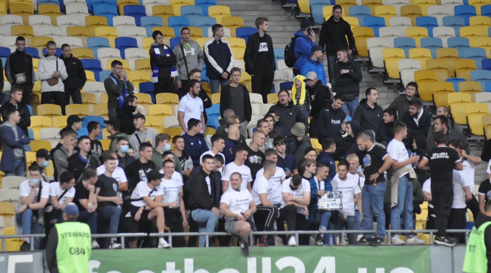 Київське “Динамо” покарали за бійку вболівальників на стадіоні