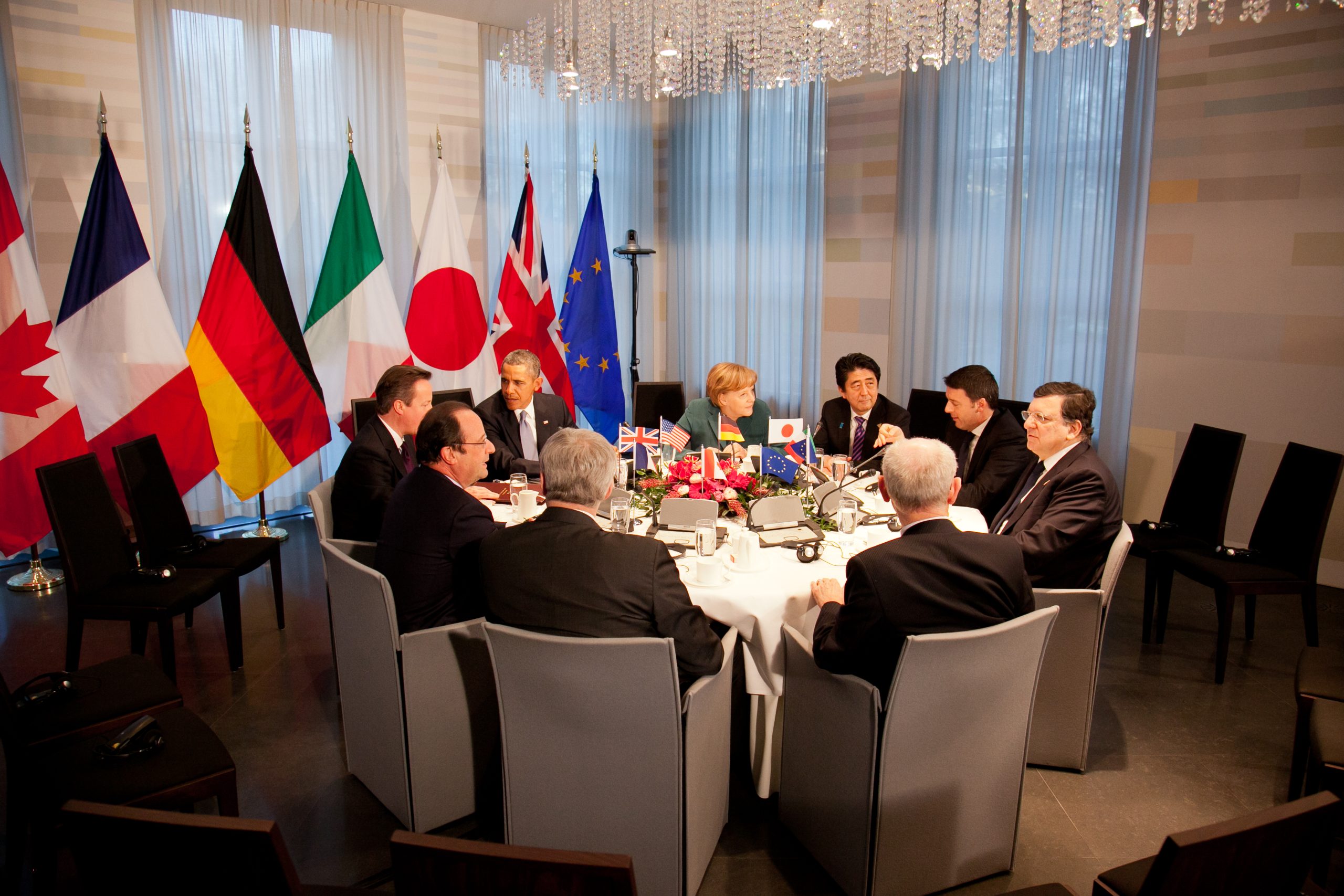 Британія скликає термінову зустріч G7 через штам Omicron