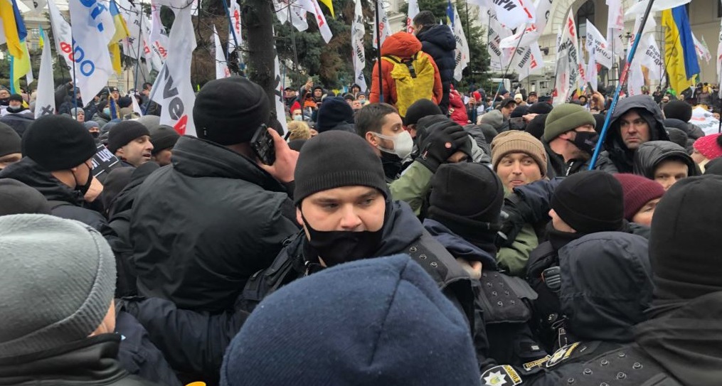 ФОПи встановлюють намети на Майдані