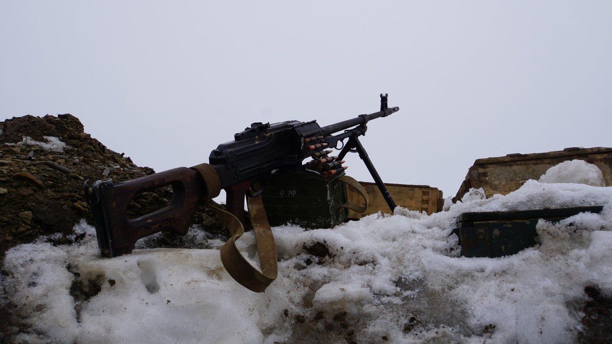 Снайпер окупантів поранив українського військового поблизу Пісків